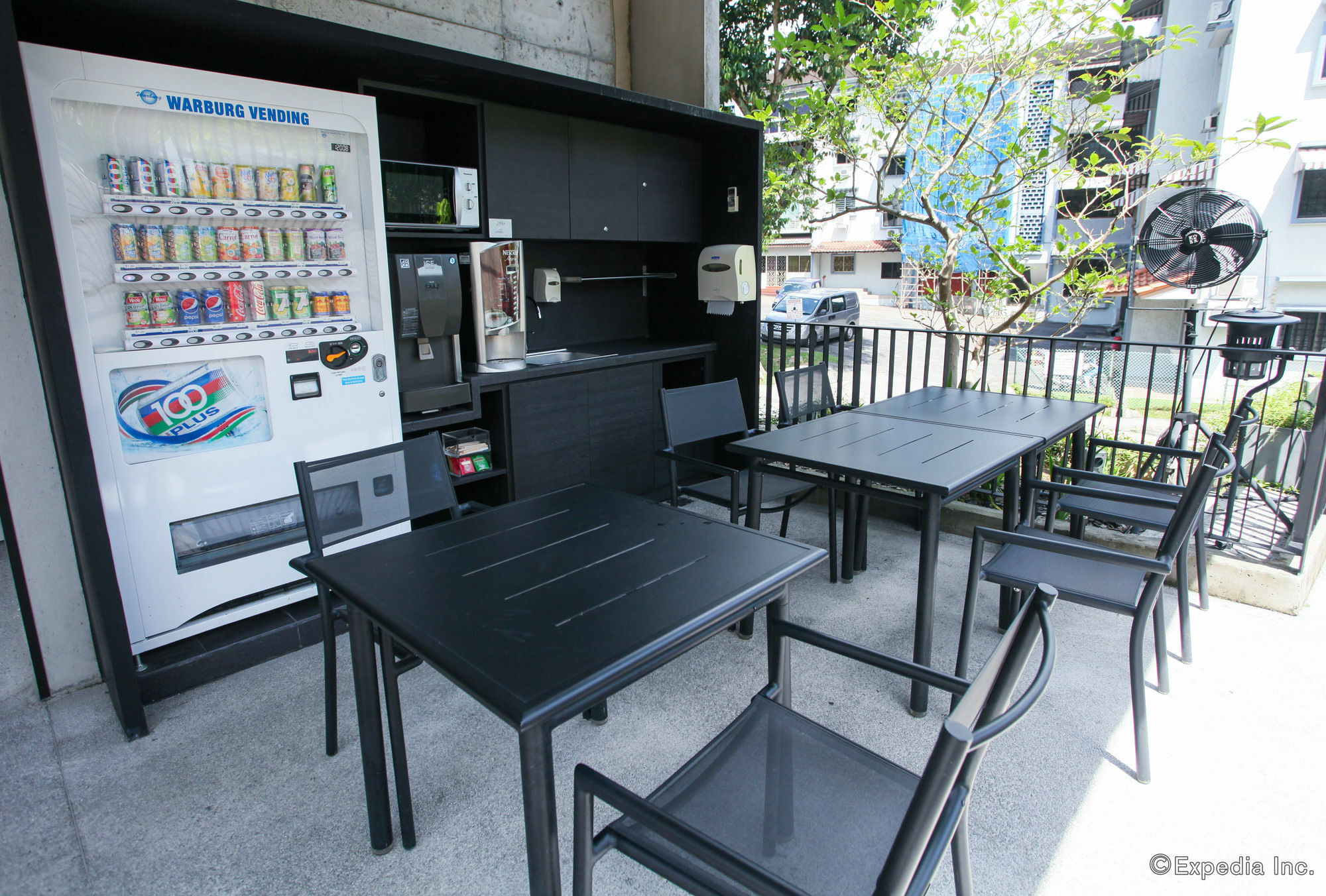 Lloyd's Khách sạn 3*